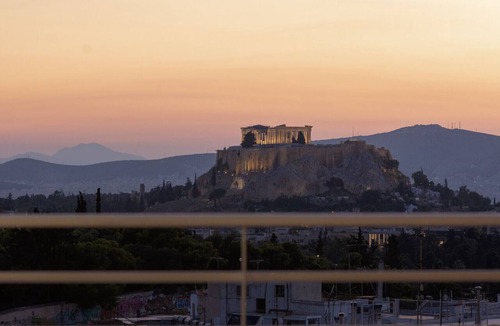 Pangrati Apartment | Ippodamou 25- Acropolis view renovated apartment