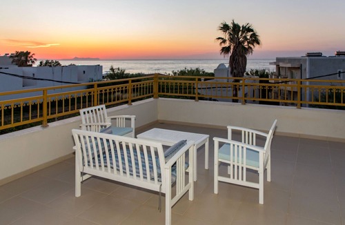 Sfakaki Villa | Irene Beach Villa,pool,Near beach & taverns