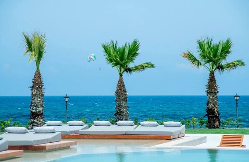 Analipsi Apartment | ISholidays Petite Suite Garden View Pool Access