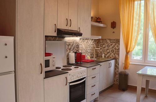 Rhodes Town Apartment | Italian flair with sea view!
