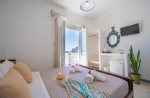 Kamari House | Join Us Low Cost Rooms