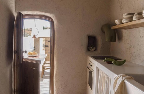 Vothon Hotel | Kanava Cave Winery Villa