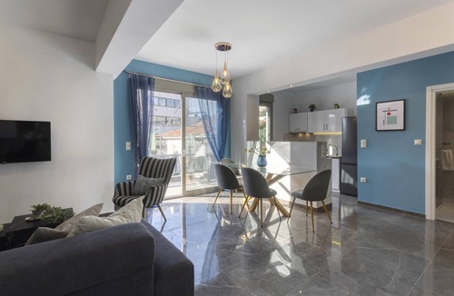 Omonia Apartment | Kapnokoptiriou10·Modern Renovated Apartment in Met