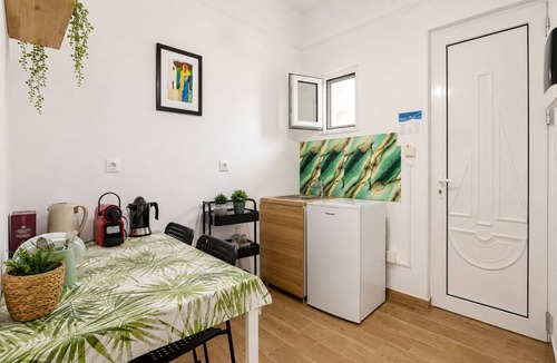 Limni Keri Apartment | Karavaki Rooms | Comfortable Stay, 5 Minutes from the Beach