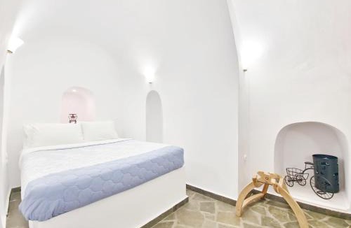 Episkopi Gonias House | Karpimo Vineyard Villa with Heated Pool