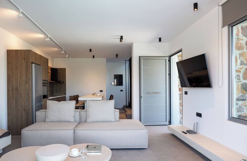 Kamilari Villa | Kōa Villa II, Stylish villa Near Beach by etouri