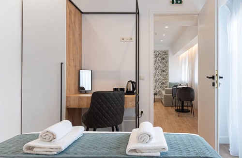 Ampelokipoi Bed & Breakfast | Kriel Suites by LIV Homes 201