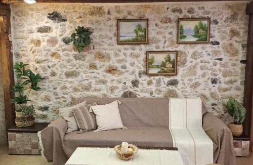 Epano Vathia House | Kyriaki's Traditional House