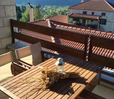 Karpenisi House | La Casa di Pietra