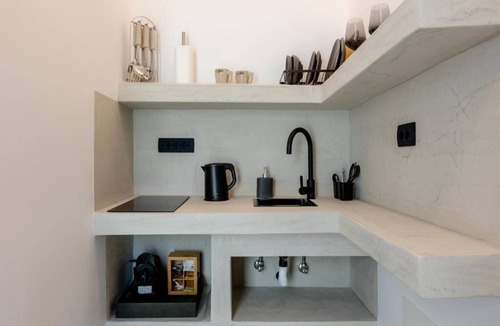 Vourvoulos Apartment | Lackos Luxury Suites