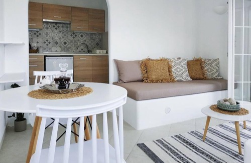 Vourvoulos Villa | Light Stone Villa