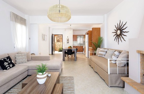 Panormos Apartment | Lili Seafront 2BDR house, everything on foot!