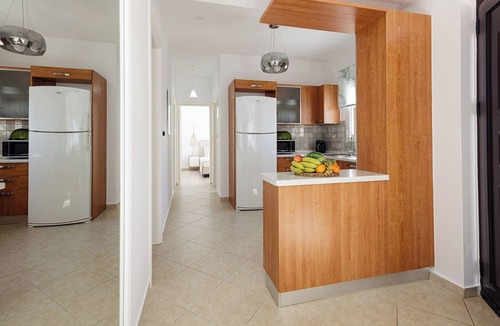 Panormos Apartment | Lili Seafront 3BDR house, everything on foot!
