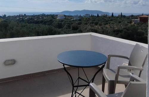 Pylos-Nestoras Villa | LIOFYTO - Stylish villa with views to Foinikounda bay