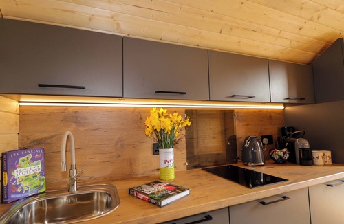 Jemimaville Cottage | LITTLE OAKS, romantic, character holiday cottage in Cromarty
