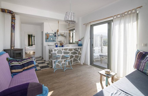 Achlada Apartment | Living Apartment Heraklion