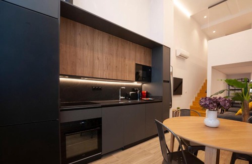Nou Moles Apartment | LOFT Accommodative B