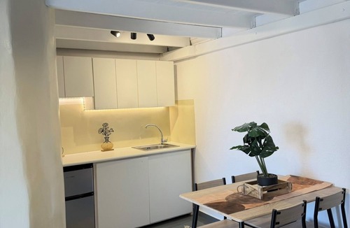 Pyrgos Condo | LOFT KAVES POOL AND BAR SUITES - ΜΟΝΑΔΙΚΗ ΕΜΠΕΙΡΙΑ ΜΕ ΑΞΕΧΑΣΤΗ ΘΕΑ