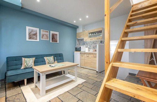 Kallithea Apartment | Loftnest by RentalsPro - Kallithea
