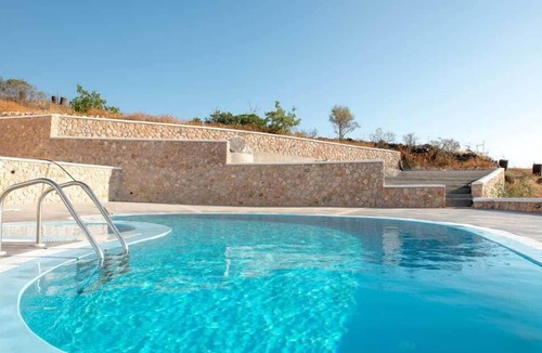 Fira Apartment | Long Vista apartment