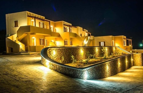 Fira Apartment | Long Vista apartment
