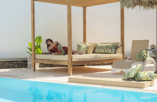 Perissa Apartment | Loukas & Emma "Studio with hot tub"