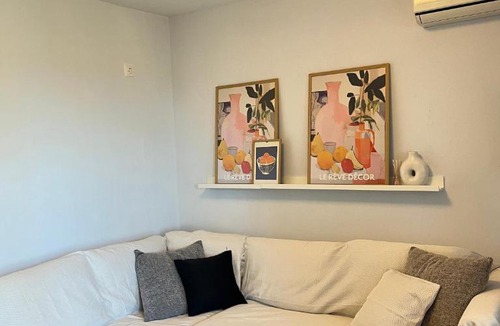Xifias House | Lovely 1-bedroom apartment in front of sandy beach