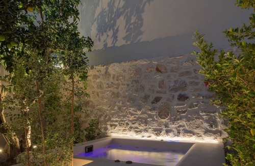 Archanes Apartment | Lovely apartment for 3 people with A/C, TV and terrace