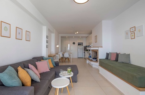 Kiveri Apartment | Luxuriöses Apartment mit einem Schlafzimmer direkt am Wasser, Meerblick by Interhome