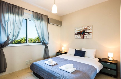 Chorafakia Apartment | Luxury Apartment Gabriel, 2br, big shared pool, close to the beach