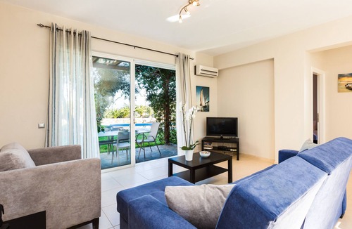 Chorafakia Apartment | Luxury Apartment Gabriel, 2br, big shared pool, close to the beach
