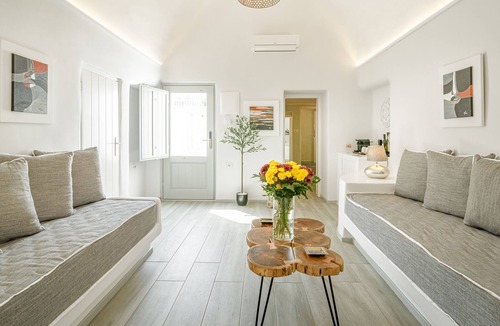 Imerovigli Villa | Luxury private Villas with Pool or Jacuzzi
