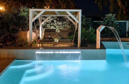 Megalochori Villa | Luxury Santorini Villa | 4 Bedroom Villa | Secluded Location & Private Pool |.