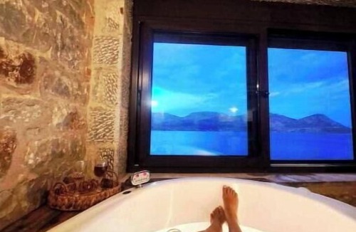 East Mani Villa | Luxury Suite of Villa Lagkadaki