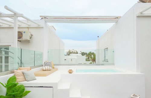 Perissa Apartment | Luxury Two Bedroom Apartment with hot tub - L&E