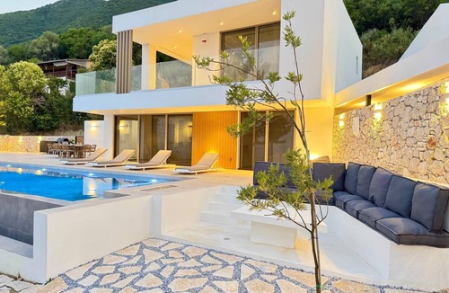 Ellomenos Villa | Luxury Villa Oasis – Private 14m Infinity Pool & High-End Luxury & gym
