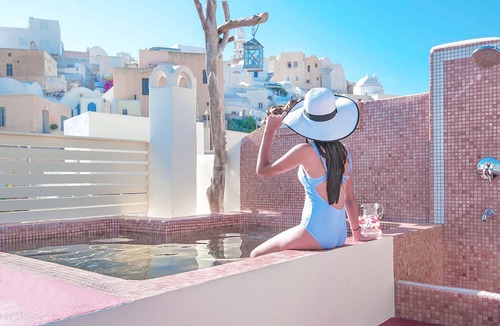 Emporio Villa | Luxury Villa with Private Rooftop Pool and Hot Tube