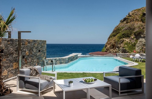 Agia Pelagia Villa | Made By The Sea Villas 8 BDRM