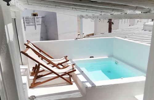 Perissa Apartment | Maisonette house with jacuzzi L&E