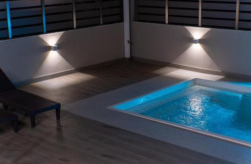 Skotina Apartment | MARRONI RETREAT - Pool - Spa - Gym
