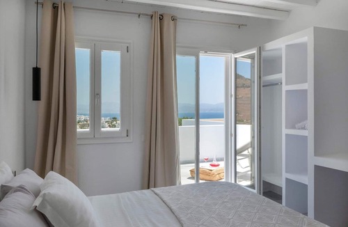 Logaras Villa | Marvellous Paros Villa | Villa Kallisti | 5 Bedrooms | Large Pool