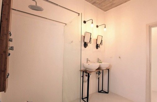 Megalochori House | Mesanto Luxury Suites