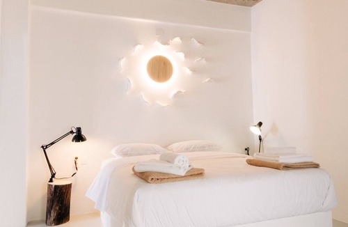 Megalochori House | Mesanto Luxury Suites