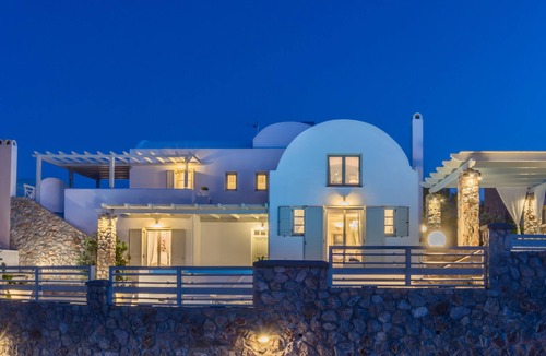 Akrotiri Villa | Michaela Residence by Fantasia Villas