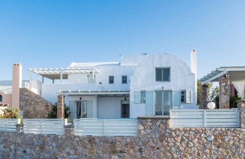 Akrotiri Villa | Michaela Residence by Fantasia Villas
