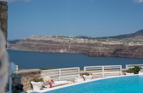 Akrotiri Villa | Michaela Residence