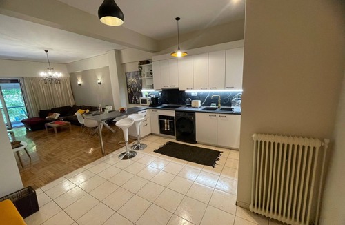 Ilisia Apartment | Minimal Central 2BR