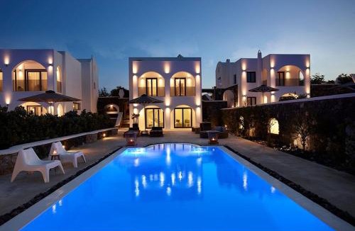 Exo Gialos Villa | Modern & Comfortable Santorini Villa 3 Bedrooms Villa Aqua Private Pool & Beautiful Outdoor Space Exo Gialos