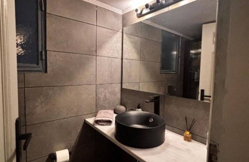 New Kypseli Apartment | Modern One-Bedroom Apartment in Kypseli - 1000 Mbps Fiber Wi-Fi