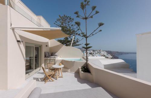 Firostefani Apartment | Morfes Luxury Suites by Caldera Houses